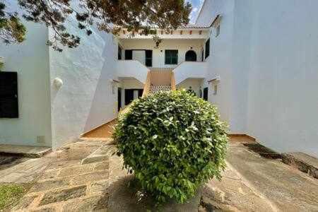 Apartamento de 2 dormitorios con piscina - MITJANA Ciutadella  Exterior foto