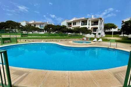 Apartamento de 2 dormitorios con piscina - MITJANA Ciutadella  Exterior foto