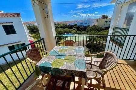 Apartamento de 2 dormitorios con piscina - MITJANA Ciutadella  Exterior foto
